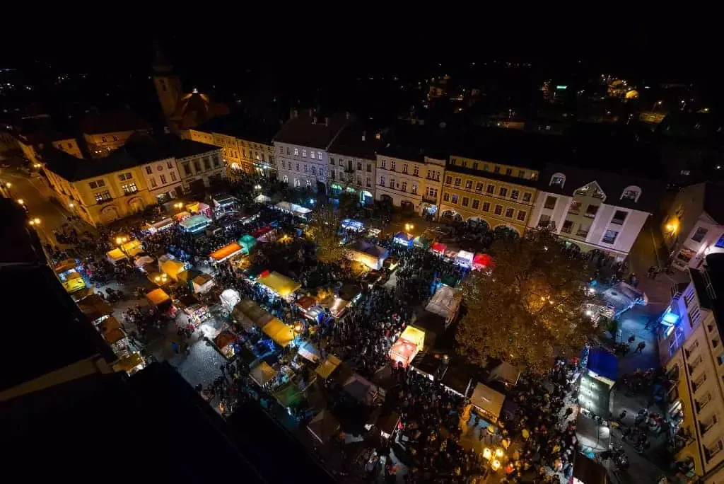 Technické služby hledají vánoční strom pro frenštátské náměstí. Darujte strom, který rozzáří frenštátské Vánoce